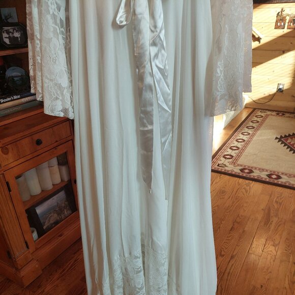 NWT Merrys ivory flowing lace and organza wedding dress size 12 - Picture 2 of 10
